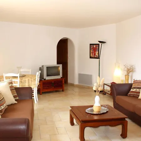 Vakantiehuis Holiday Home L'Olivier - Max270 *